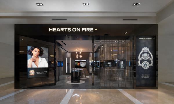 HEARTS ON FIRE全新概念店-台南新天地-1.jpg